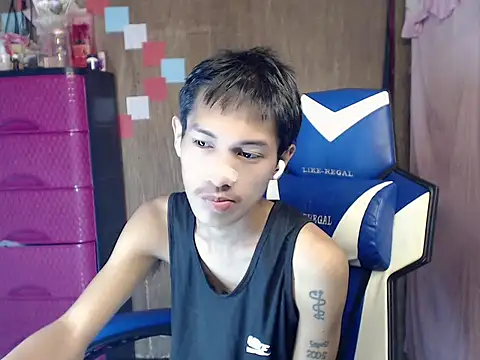 Snapshot of riks_tyler chatting on July 17, 2026, 10:45 am riks tyler online show from July 17, 2026, 10:45 am