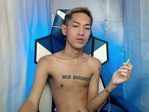 Snapshot of riks_tyler chatting on December 14, 2025, 6:02 pm riks tyler online show from December 14, 2025, 6:02 pm