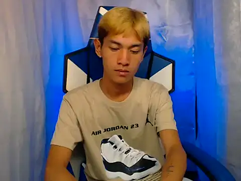 Snapshot of riks_tyler chatting on November 30, 2025, 8:31 pm riks tyler online show from November 30, 2025, 8:31 pm