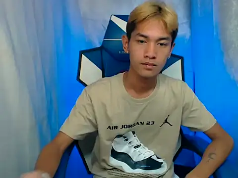 Snapshot of riks_tyler chatting on December 1, 2025, 9:32 am riks tyler online show from December 1, 2025, 9:32 am