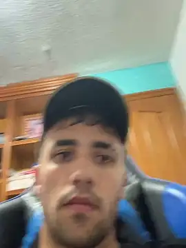 aavrdvh33 online show from September 28, 2025, 9:00 pm