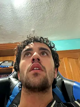 aavrdvh33 online show from December 14, 2025, 1:56 am