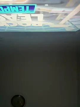 aavrdvh33 online show from September 17, 2025, 11:40 pm