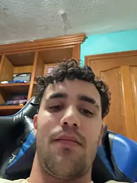 aavrdvh33 online show from April 4, 2026, 9:54 pm