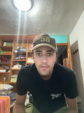 aavrdvh33 online show from September 15, 2025, 7:14 pm