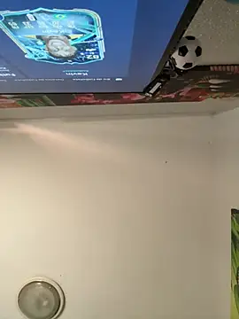 aavrdvh33 online show from November 23, 2025, 3:22 pm