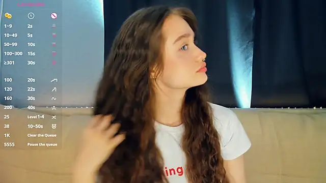 Snapshot of lovelyalivia chatting on April 1, 2026, 8:15 am lovelyalivia online show from April 1, 2026, 8:15 am