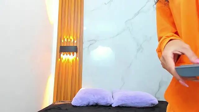 Snapshot of IsabellaMonet chatting on November 13, 2025, 11:14 am IsabellaMonet online show from November 13, 2025, 11:14 am