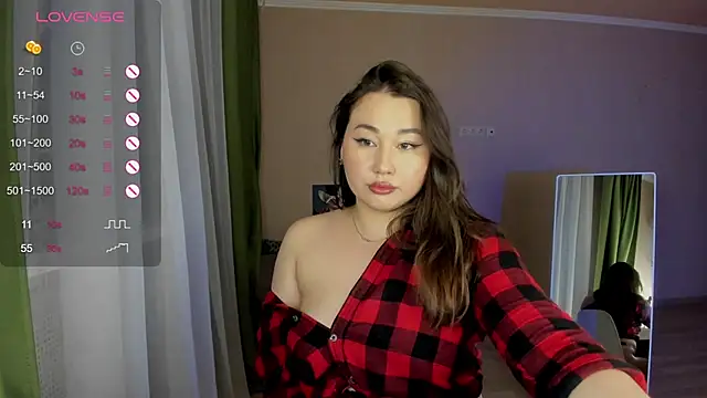 Snapshot of emilia_mur chatting on April 18, 2026, 5:37 pm emilia mur online show from April 18, 2026, 5:37 pm