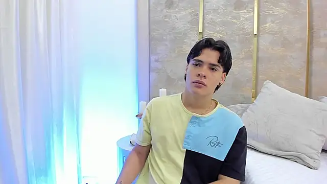 BenitoSaenz online show from October 3, 2025, 12:06 pm