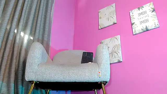 Snapshot of emily_ox0 chatting on June 20, 2026, 6:24 pm emily ox0 online show from June 20, 2026, 6:24 pm