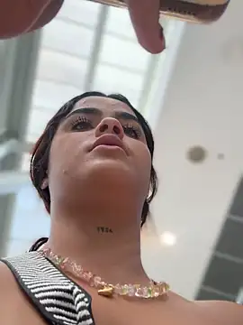 Snapshot of Kaily_Sweet16 chatting on November 8, 2025, 8:01 pm Kaily Sweet16 online show from November 8, 2025, 8:01 pm