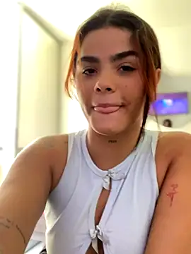 Snapshot of Kaily_Sweet16 chatting on September 28, 2025, 9:22 pm Kaily Sweet16 online show from September 28, 2025, 9:22 pm