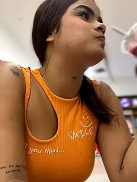 Snapshot of Kaily_Sweet16 chatting on October 9, 2025, 5:24 pm Kaily Sweet16 online show from October 9, 2025, 5:24 pm