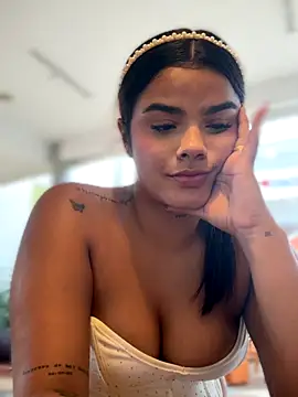 Snapshot of Kaily_Sweet16 chatting on December 20, 2025, 5:38 pm Kaily Sweet16 online show from December 20, 2025, 5:38 pm