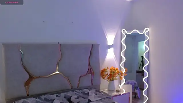 Rosalind tay online show from November 14, 2025, 10:52 am