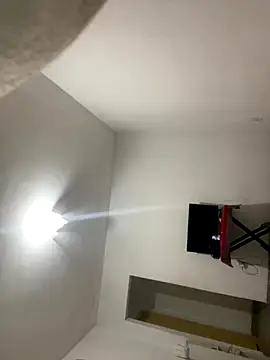 morenaluaa online show from September 18, 2025, 10:13 pm