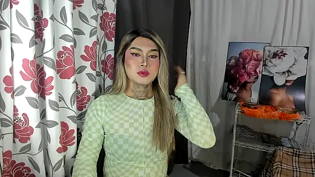 Snapshot of kimmy_slut chatting on October 6, 2025, 10:43 pm kimmy slut online show from October 6, 2025, 10:43 pm