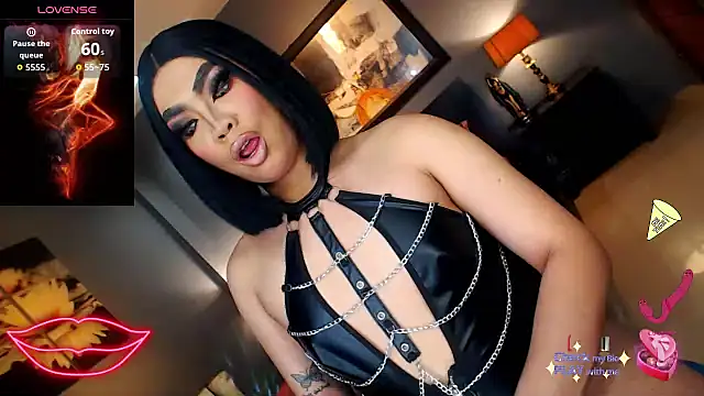 FridaHumphrey online show from November 17, 2025, 6:34 pm