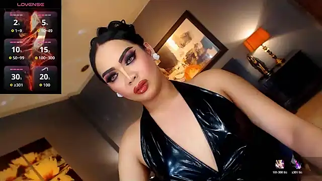 Snapshot of FridaHumphrey chatting on April 15, 2026, 5:06 pm FridaHumphrey online show from April 15, 2026, 5:06 pm