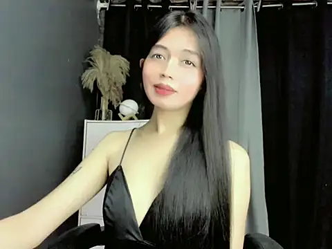 Snapshot of LexiLove chatting on November 17, 2025, 12:20 pm LexiLove online show from November 17, 2025, 12:20 pm