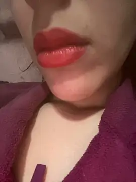 Mimisixo online show from April 12, 2026, 6:55 pm