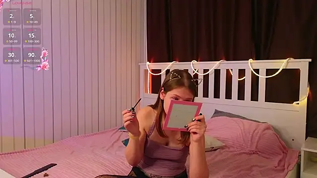 BeatrixCarIeton online show from December 3, 2025, 7:24 pm