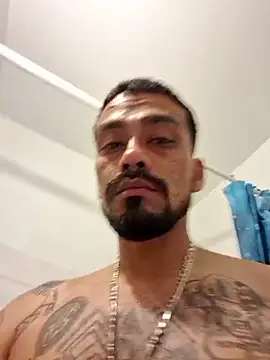 Cnutt310 online show from October 4, 2025, 7:04 pm