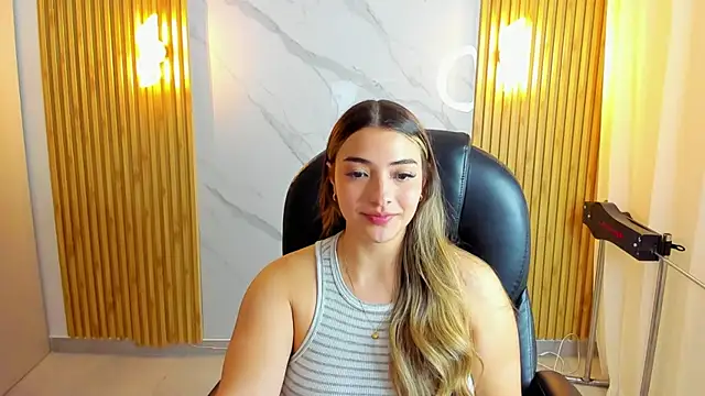 Snapshot of KYLIE_JONES6 chatting on September 15, 2025, 2:34 am KYLIE JONES6 online show from September 15, 2025, 2:34 am