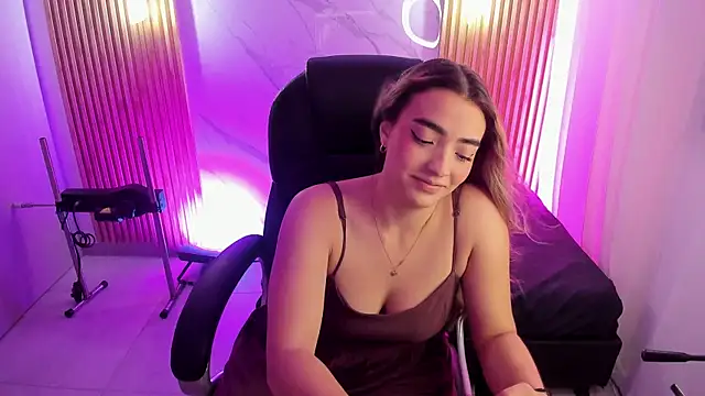 Snapshot of KYLIE_JONES6 chatting on May 5, 2026, 3:31 am KYLIE JONES6 online show from May 5, 2026, 3:31 am