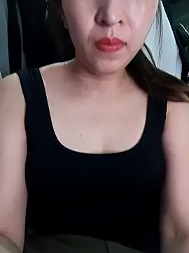 Snapshot of Ariana-Vy chatting on November 18, 2025, 12:04 am Ariana-Vy online show from November 18, 2025, 12:04 am