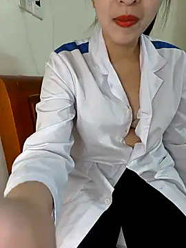 Snapshot of Ariana-Vy chatting on November 2, 2025, 10:20 am Ariana-Vy online show from November 2, 2025, 10:20 am