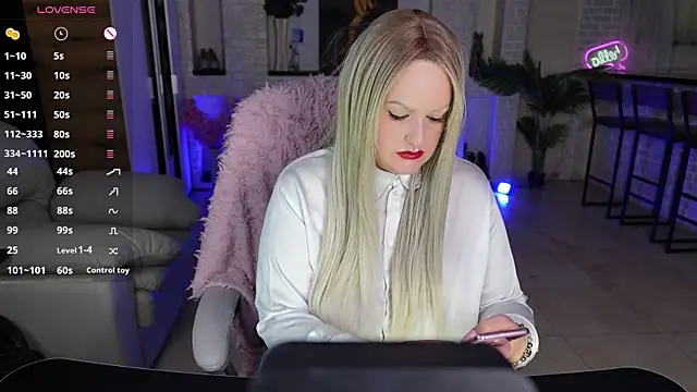 MariemLui online show from May 4, 2026, 3:48 pm