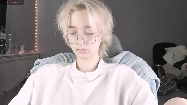 Snapshot of MelissaReis chatting on March 10, 2026, 11:03 am MelissaReis online show from March 10, 2026, 11:03 am