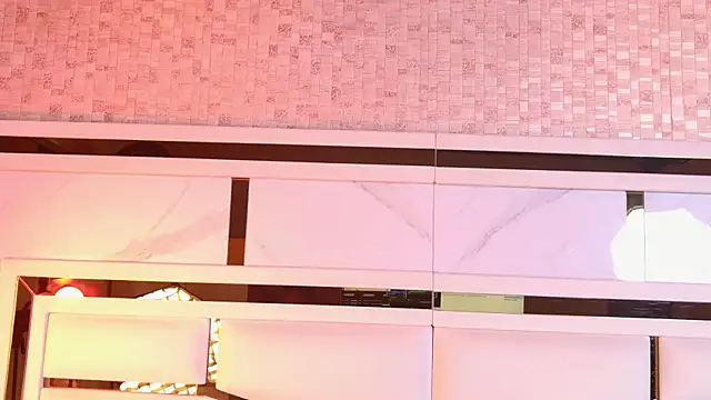 ambar rosse25 online show from October 25, 2025, 11:42 am