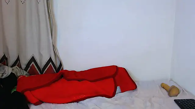 Snapshot of CharlotteXXX chatting on January 14, 2026, 8:23 pm CharlotteXXX online show from January 14, 2026, 8:23 pm