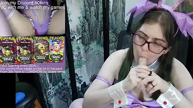 Snapshot of CritKitten chatting on April 18, 2026, 12:57 am CritKitten online show from April 18, 2026, 12:57 am