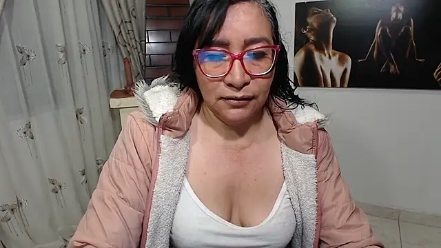 Snapshot of Grace_mature_milf chatting on October 4, 2025, 10:28 am Grace mature milf online show from October 4, 2025, 10:28 am