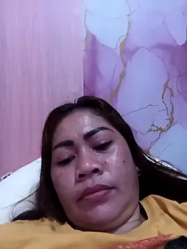 Snapshot of sexybitch_02 chatting on April 2, 2026, 5:14 am sexybitch 02 online show from April 2, 2026, 5:14 am