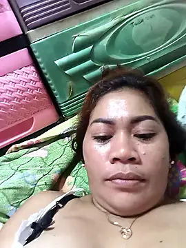 Snapshot of sexybitch_02 chatting on April 15, 2026, 8:09 am sexybitch 02 online show from April 15, 2026, 8:09 am