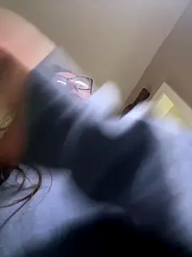 Snapshot of amiralily9 chatting on September 15, 2025, 2:39 pm amiralily9 online show from September 15, 2025, 2:39 pm