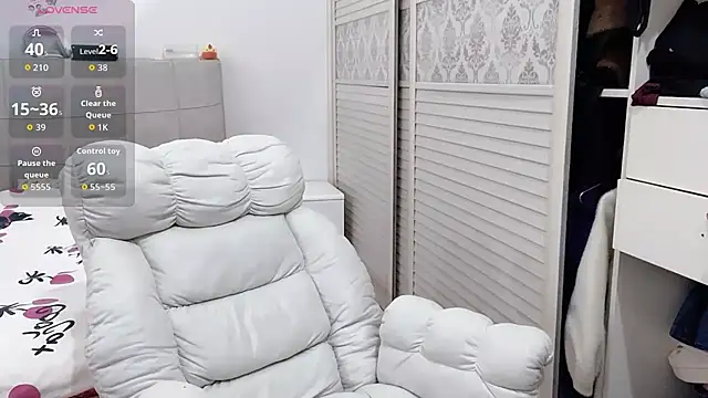 Snapshot of Holiland chatting on November 7, 2025, 12:59 am Holiland online show from November 7, 2025, 12:59 am