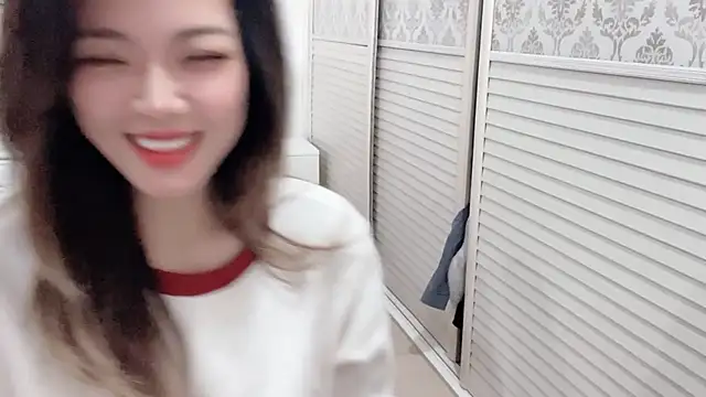 Snapshot of Holiland chatting on December 16, 2025, 1:32 am Holiland online show from December 16, 2025, 1:32 am