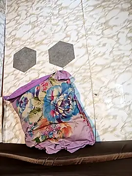 Snapshot of youryummybaby chatting on September 18, 2025, 8:06 am youryummybaby online show from September 18, 2025, 8:06 am