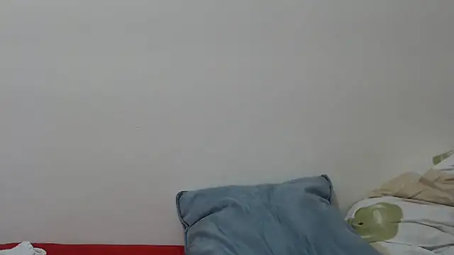 Snapshot of Maryem637048 chatting on March 18, 2026, 1:57 pm Maryem637048 online show from March 18, 2026, 1:57 pm