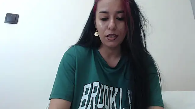 Snapshot of Maryem637048 chatting on April 6, 2026, 1:12 pm Maryem637048 online show from April 6, 2026, 1:12 pm