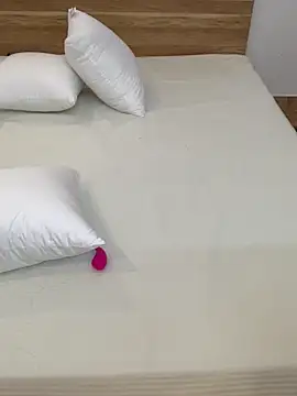 Keysha8386 online show from November 28, 2025, 1:33 pm