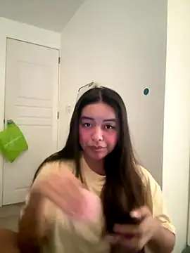 Snapshot of urasianlady chatting on October 23, 2025, 6:34 am urasianlady online show from October 23, 2025, 6:34 am