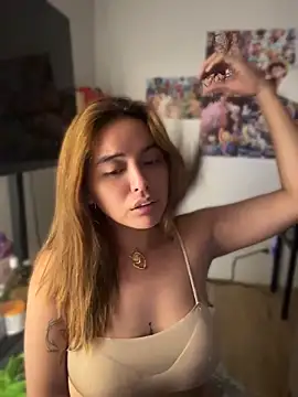 Snapshot of urasianlady chatting on April 19, 2026, 6:10 pm urasianlady online show from April 19, 2026, 6:10 pm