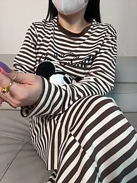 Snapshot of Meii-meyy chatting on November 5, 2025, 8:17 am Meii-meyy online show from November 5, 2025, 8:17 am